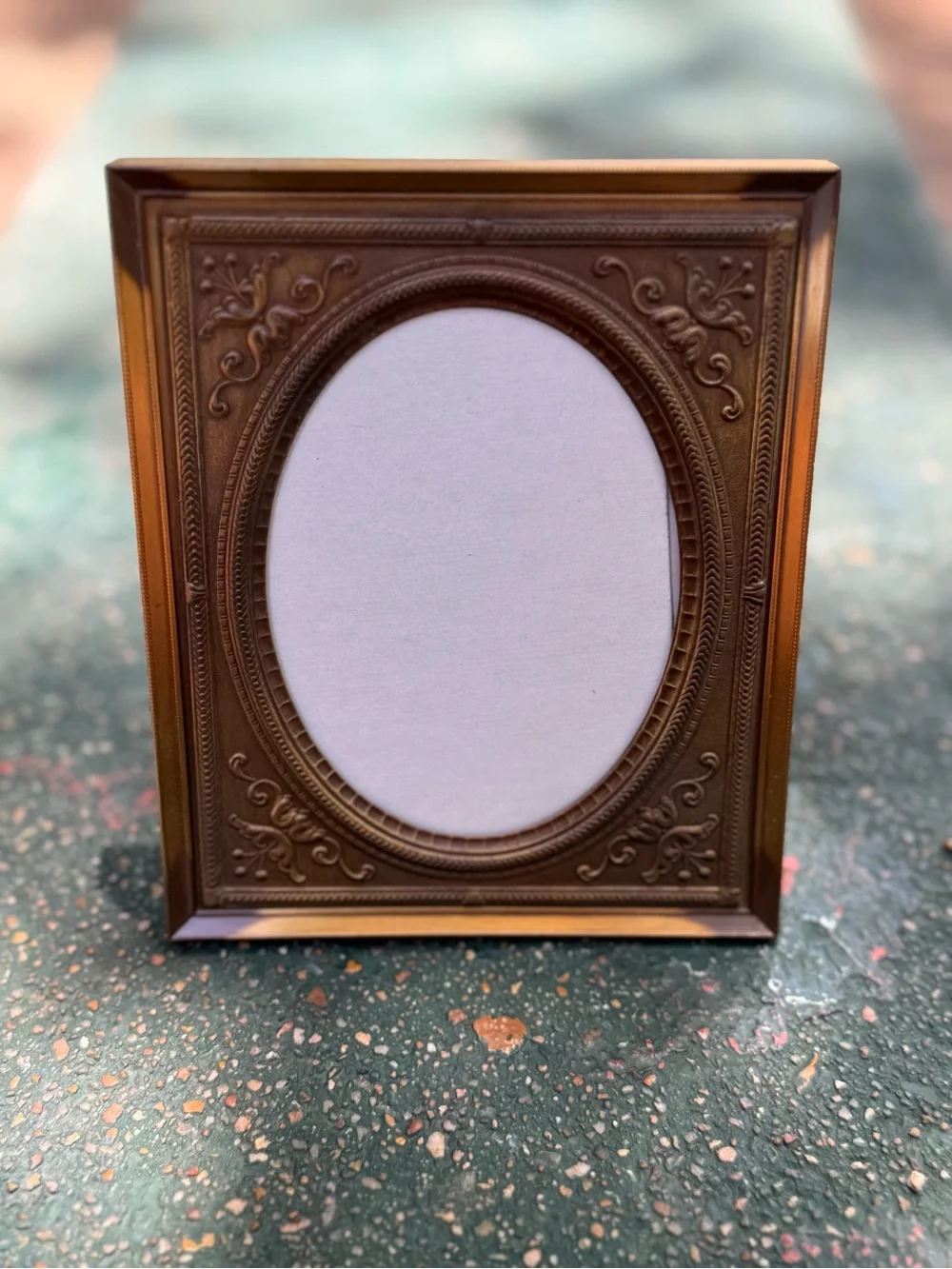 MCM Vintage Ornate 4 X 5 Oval Picture Frame
